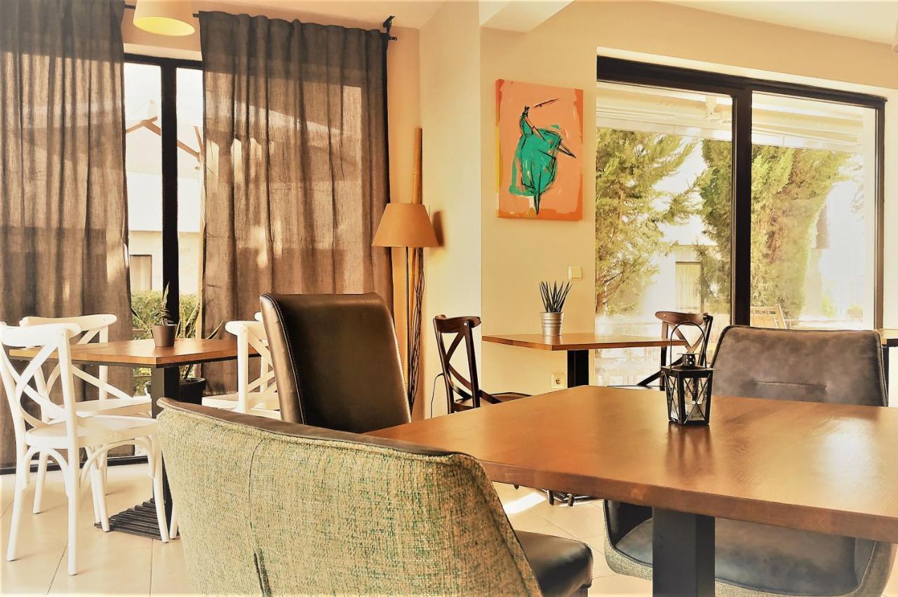 New Line Village Apartments 阳光海滩 外观 照片
