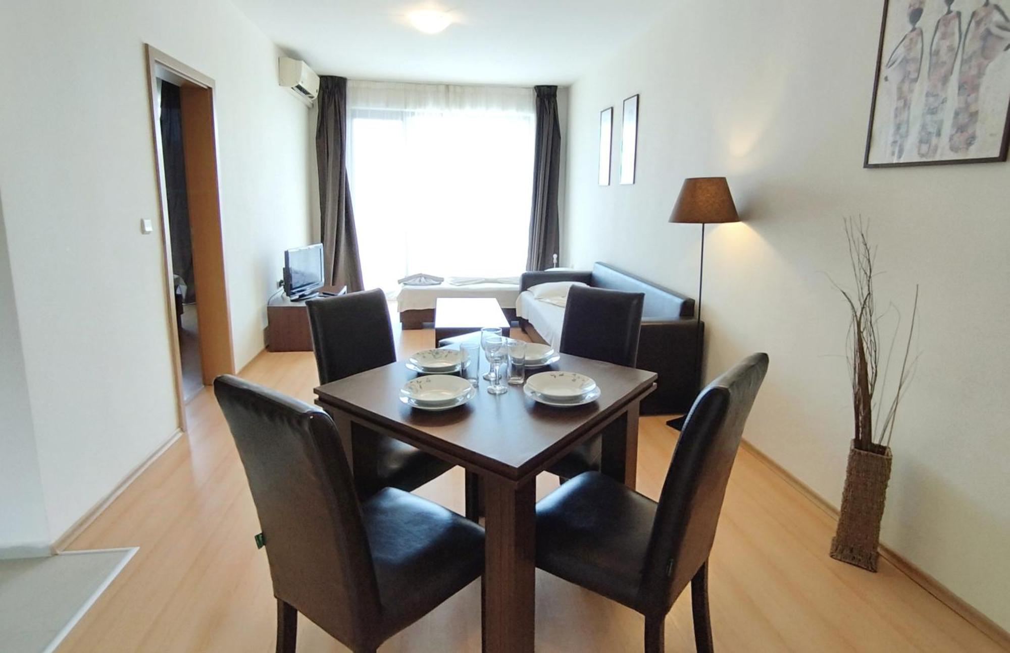 New Line Village Apartments 阳光海滩 外观 照片