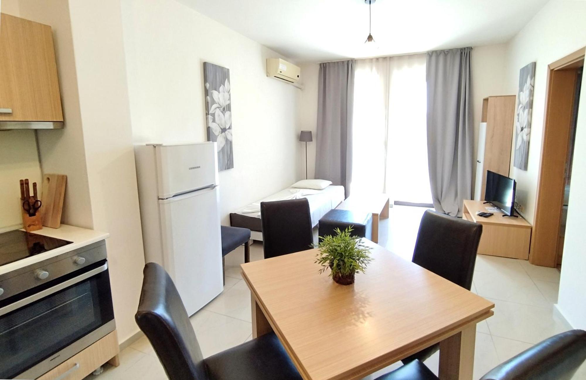 New Line Village Apartments 阳光海滩 外观 照片