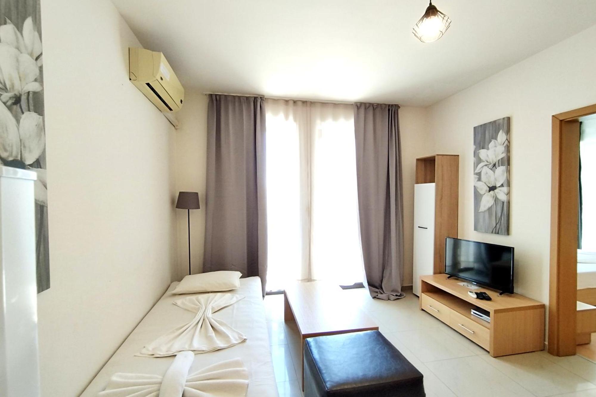 New Line Village Apartments 阳光海滩 外观 照片