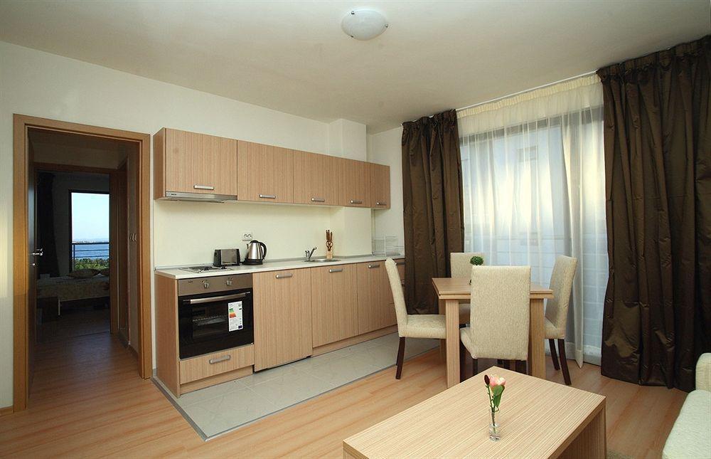 New Line Village Apartments 阳光海滩 外观 照片