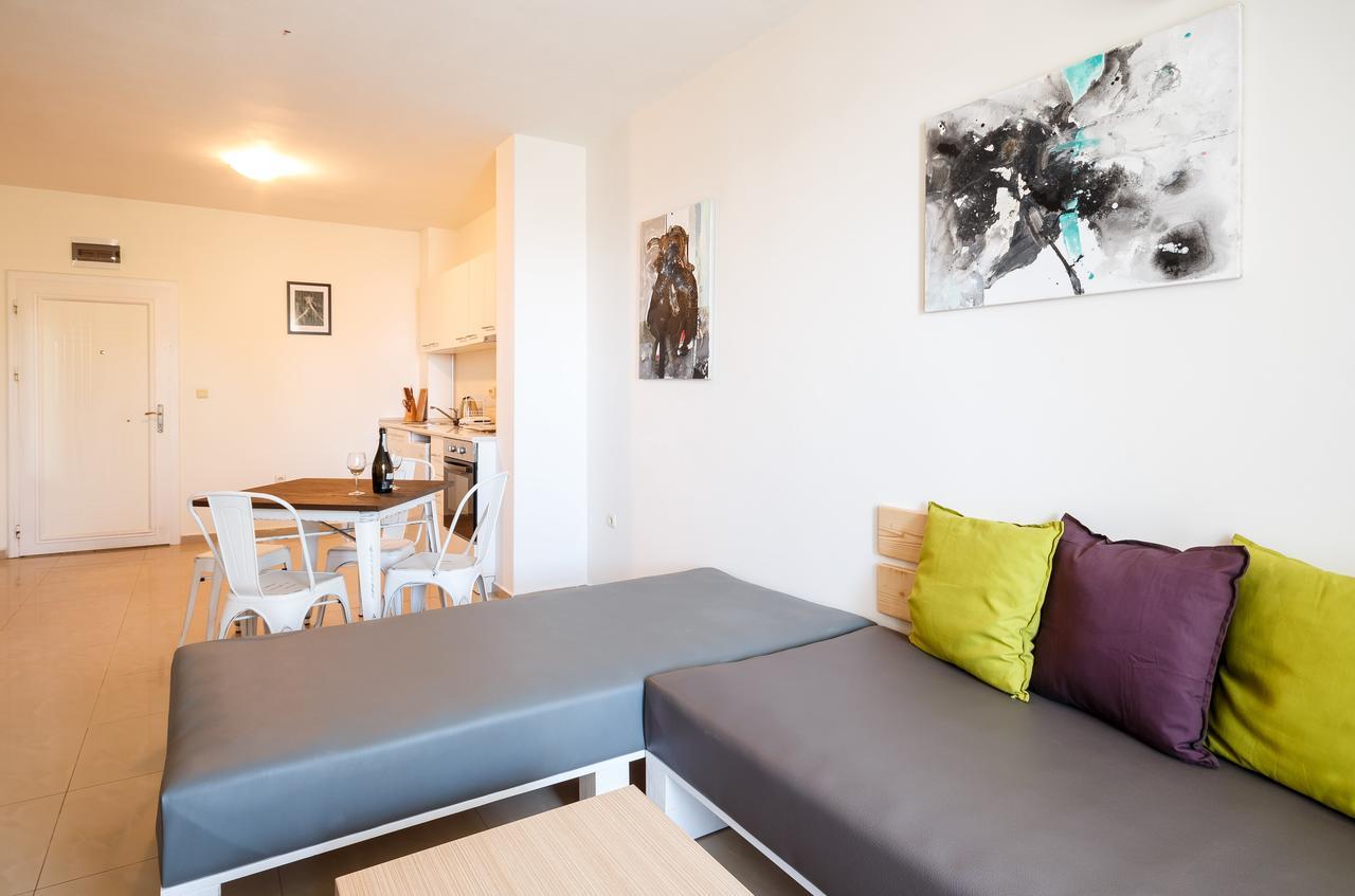 New Line Village Apartments 阳光海滩 外观 照片