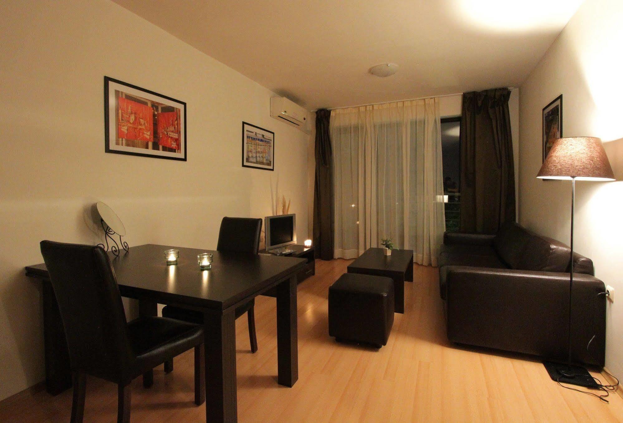 New Line Village Apartments 阳光海滩 外观 照片