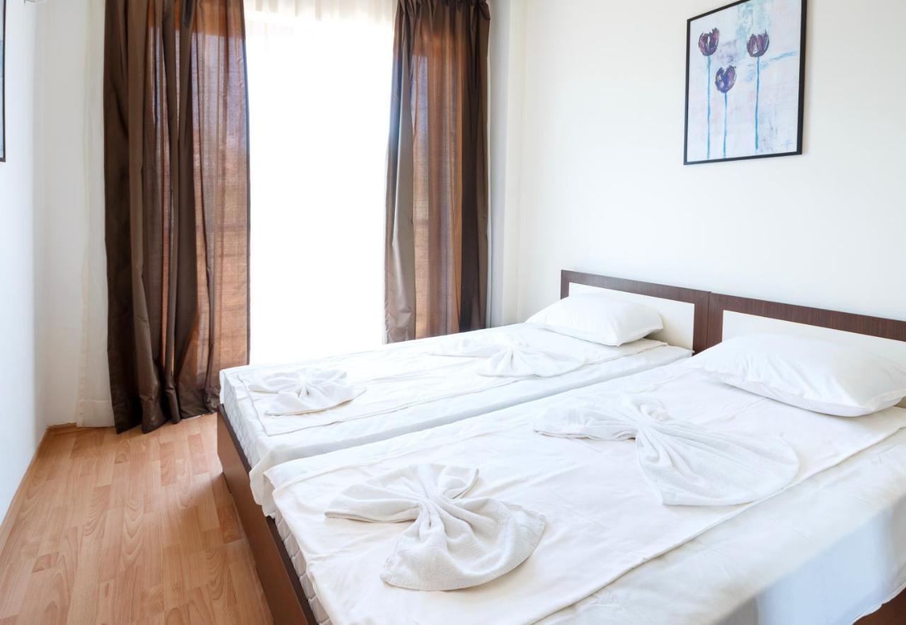 New Line Village Apartments 阳光海滩 外观 照片