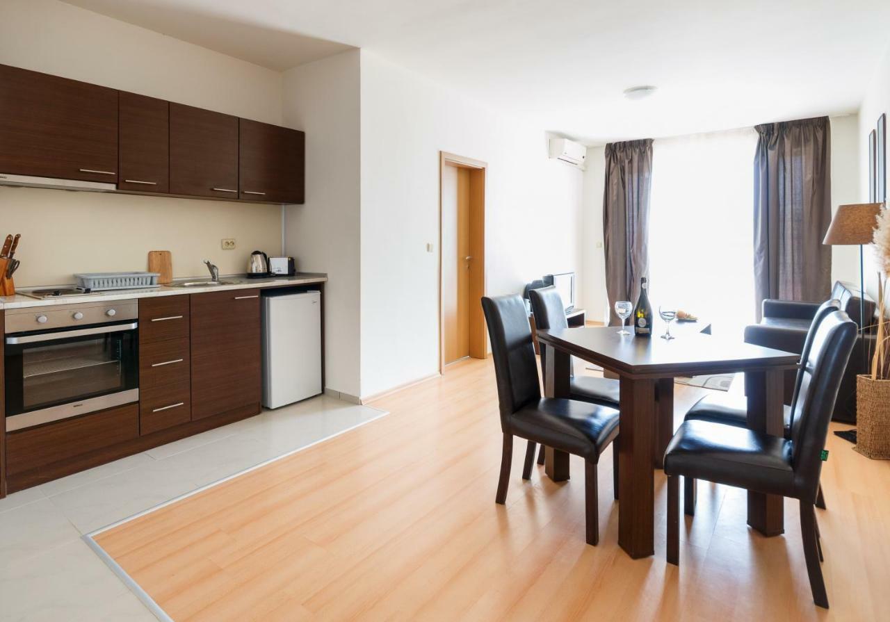 New Line Village Apartments 阳光海滩 外观 照片