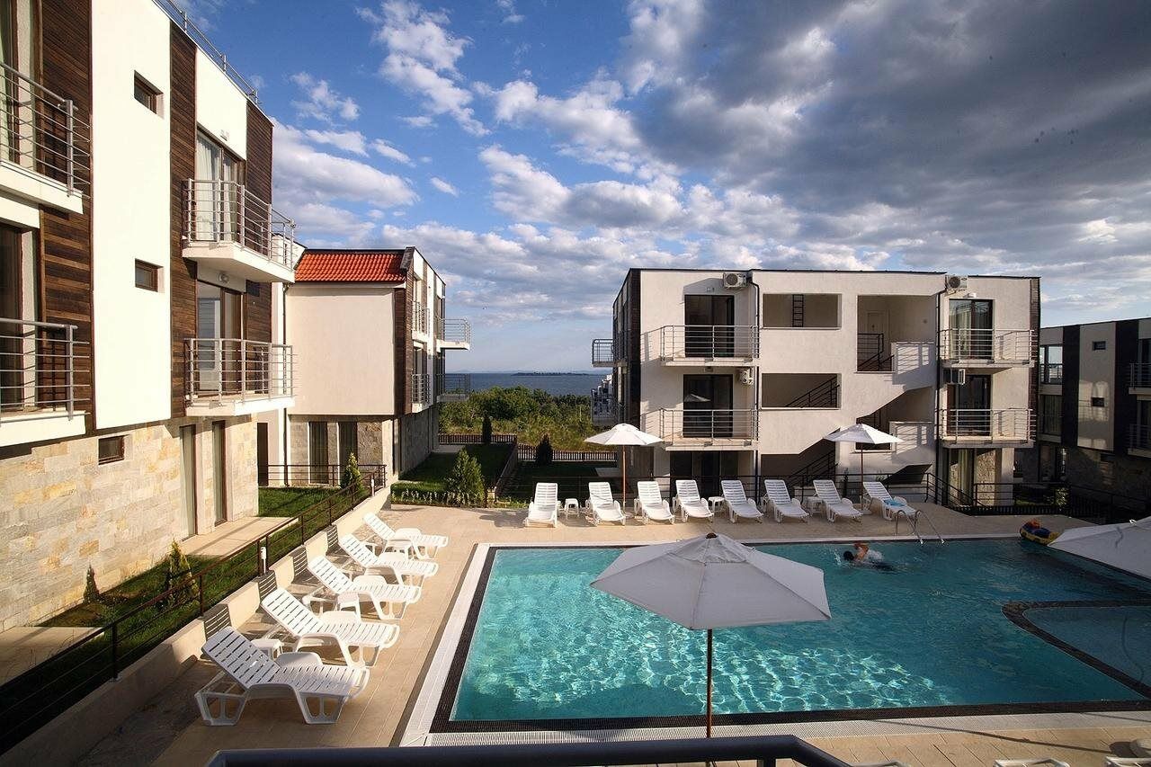 New Line Village Apartments 阳光海滩 外观 照片