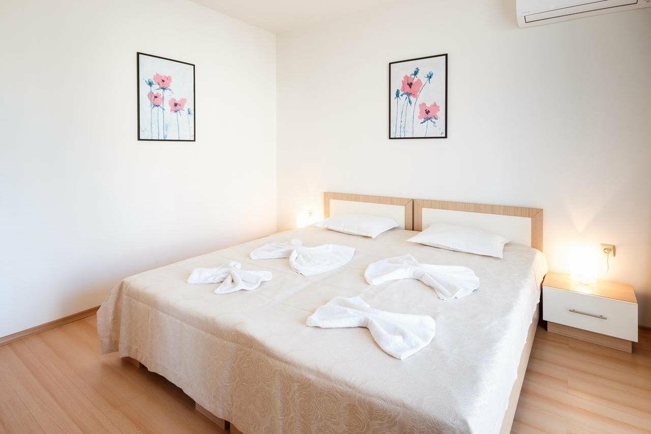 New Line Village Apartments 阳光海滩 外观 照片